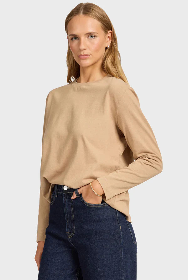 ウィメンズ　ロングスリーブトップス